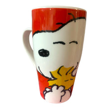 Cargar imagen en el visor de la galería, Taza Snoopy Trro de Porcelana con capacidad 540 ml con Asa Ergonómica