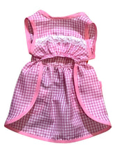 Cargar imagen en el visor de la galería, Mandil para Perro Estilo Doñita Disfraz Dogñita Cuadros con Encaje y Bolsillos