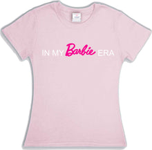 Cargar imagen en el visor de la galería, Playera In My Barbie Era Dama/Caballero/Infantil