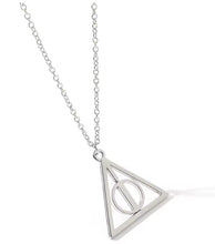 Cargar imagen en el visor de la galería, Collar Reliquias de la muerte Giratorio