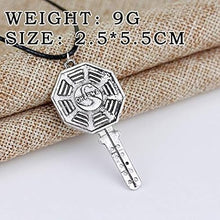 Cargar imagen en el visor de la galería, Collar iniciativa Dharma lost llave