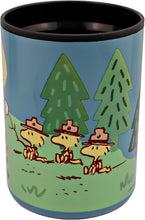 Cargar imagen en el visor de la galería, Snoopy Termo Doble Pared Bebidas Calientes, Colección 50 Aniversario Peanuts, Diseño Beagle Scoots