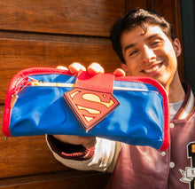 Cargar imagen en el visor de la galería, Superman Lapicera DC Classic Estuchera Porta lapices