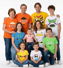Cargar imagen en el visor de la galería, Pkt Toy Story 10 Playeras Familia Evento