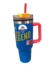 Cargar imagen en el visor de la galería, Pato Donald Termo Alto Doble Pared Con Asa Y Popote, 90 Aniversario, Capacidad 1.2 L