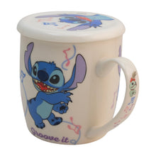 Cargar imagen en el visor de la galería, Stitch Taza de Cerámica con Tapa, Diseño Stitch Groove It, Lilo & Stitch, Colección Disney Clásicos, Capacidad 385 ml con Caja de Regalo