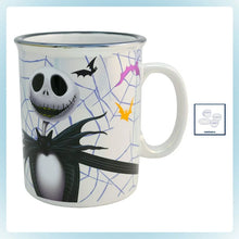 Cargar imagen en el visor de la galería, Jack Skellington Tarro Iridiscente Mega Jumbo para Bebidas Calientes, Modelo El Extraño Mundo de Jack, Taza Coleccionable, 790 ml