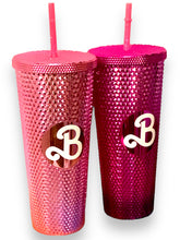 Cargar imagen en el visor de la galería, Vaso Barbie Texturizado Tachuelas con popote termico capacidd 24 onzas