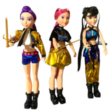 Cargar imagen en el visor de la galería, Demon Hunters Set 3 Muñecas Kpop Guerreras 40 cms Rumi, Mira y Zoey