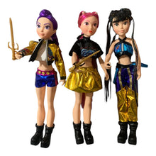 Cargar imagen en el visor de la galería, Demon Hunters Set 3 Muñecas Kpop Guerreras 40 cms Rumi, Mira y Zoey