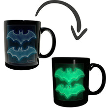 Cargar imagen en el visor de la galería, Batman Taza Mágica Brilla Obscuridad Dc Comics 340ml Caja