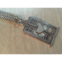 Cargar imagen en el visor de la galería, Set 2 Collares Pareja / Amistad Tardis Partida Doctor Who