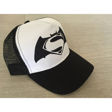 Cargar imagen en el visor de la galería, Gorra Batman Vs Superman Comics Varios Colores