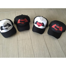 Cargar imagen en el visor de la galería, Gorra Batman Vs Superman Comics Varios Colores