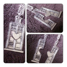 Cargar imagen en el visor de la galería, Set 2 Collares Pareja / Amistad Tardis Partida Doctor Who