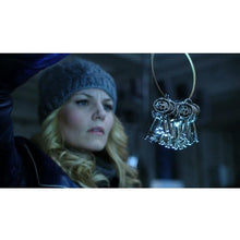 Cargar imagen en el visor de la galería, Once Upon A Time Collar Regina Evil Queen Llave Calavera
