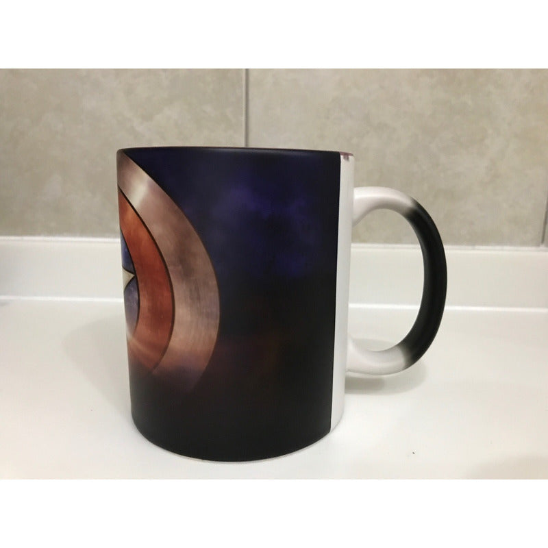 Capitan America Taza Mágica Fondo Rojo