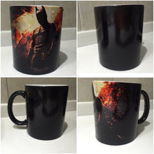 Cargar imagen en el visor de la galería, Batman Taza Magica Modelo 2 Negra