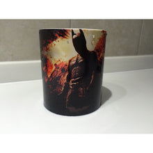 Cargar imagen en el visor de la galería, Batman Taza Magica Modelo 2 Negra