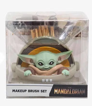 Cargar imagen en el visor de la galería, Baby Yoda Set de Brochas Loungefly