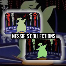 Cargar imagen en el visor de la galería, Loungefly El Extraño Mundo de Jack Cartera Monedero Tarjetero Brilla en la obscuridad The Nightmare Before Christmas Disney Oogie Boogie