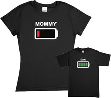 Cargar imagen en el visor de la galería, Pkt Set 2 Playeras Bateria Baja Pila Sin Energia Dia de las Madres Mamá e hijo / hija Familia Evento Duo