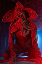 Cargar imagen en el visor de la galería, Demogorgon Mascara Stranger Things Oficial Látex Realista Ghoulish Productions
