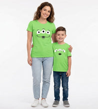 Cargar imagen en el visor de la galería, Pkt 2 Playeras Toy Story Marcianos Pareja Familia Evento Mas
