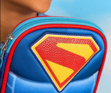 Cargar imagen en el visor de la galería, Superman Hero Armor 2025 Estuchera Escolar 3D
