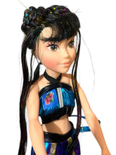 Cargar imagen en el visor de la galería, Demon Hunters Set 3 Muñecas Kpop Guerreras 40 cms Rumi, Mira y Zoey
