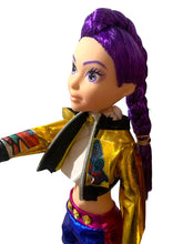 Cargar imagen en el visor de la galería, Demon Hunters Set 3 Muñecas Kpop Guerreras 40 cms Rumi, Mira y Zoey
