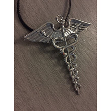 Cargar imagen en el visor de la galería, Replica Collar Broche Símbolo Medicina Dios Hermes Percy Jackson
