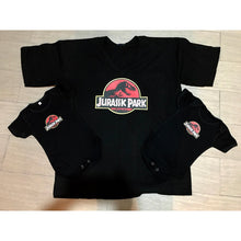 Cargar imagen en el visor de la galería, Pkt 2 Pañaleros &amp; 2 Playeras De Jurassic Park
