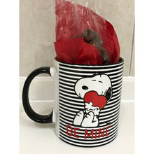 Cargar imagen en el visor de la galería, Taza Snoopy Con Chocolates Be Mine Novios San Valentin
