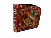 Cargar imagen en el visor de la galería, Harry Potter Cartera Hogwarts plataforma 9 3/4

