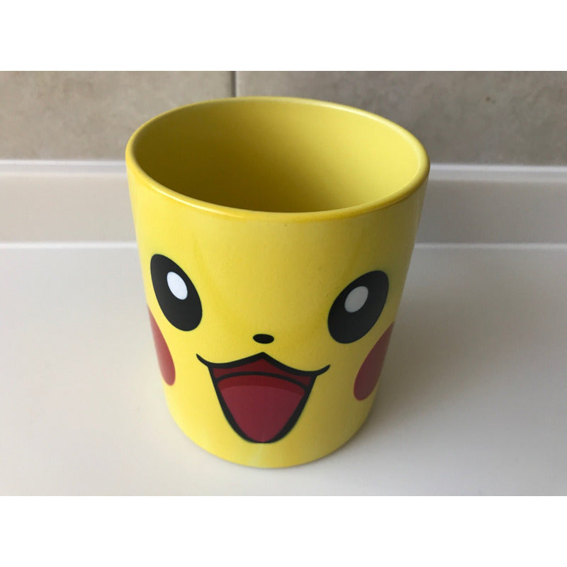Taza Pikachu Fondo Amarillo
