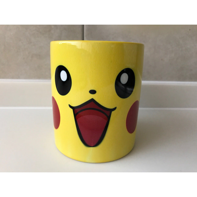 Taza Pikachu Fondo Amarillo