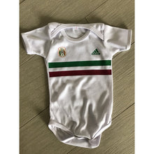 Cargar imagen en el visor de la galería, Pañalero Jersey Selección Mexicana Blanco Personalizado F&amp;v

