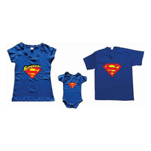 Cargar imagen en el visor de la galería, Pkt 4 Playeras Superman Supergirl Y Rosa 2 Familia Dc
