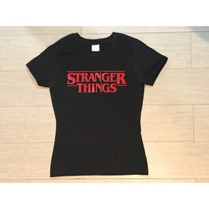 Playera Stranger Things Logo Rojo Dama