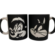 Cargar imagen en el visor de la galería, Set 2 Tazas Pep Le Pew &amp; Penolepe Pussycat Novios Pareja
