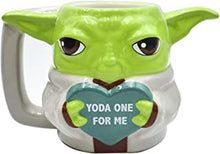 Cargar imagen en el visor de la galería, Taza Yoda 3D cerámica Tarro star wars
